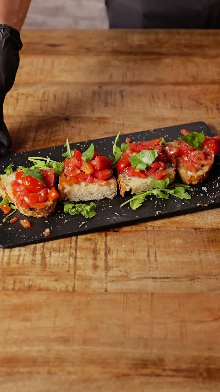 Bruschette ai pomodorini (4 uds)