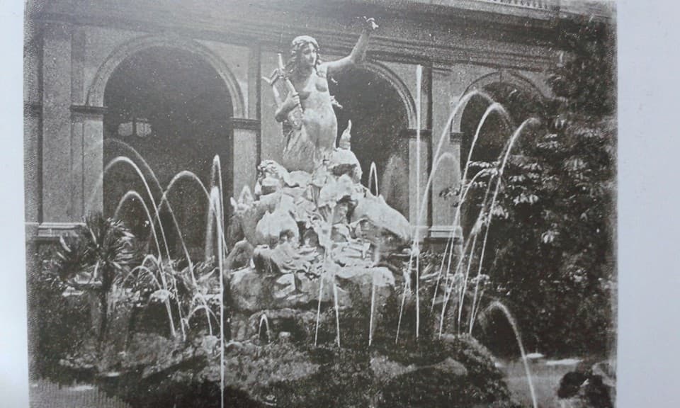 Fontana della Sirena Partenope, a Nàpols