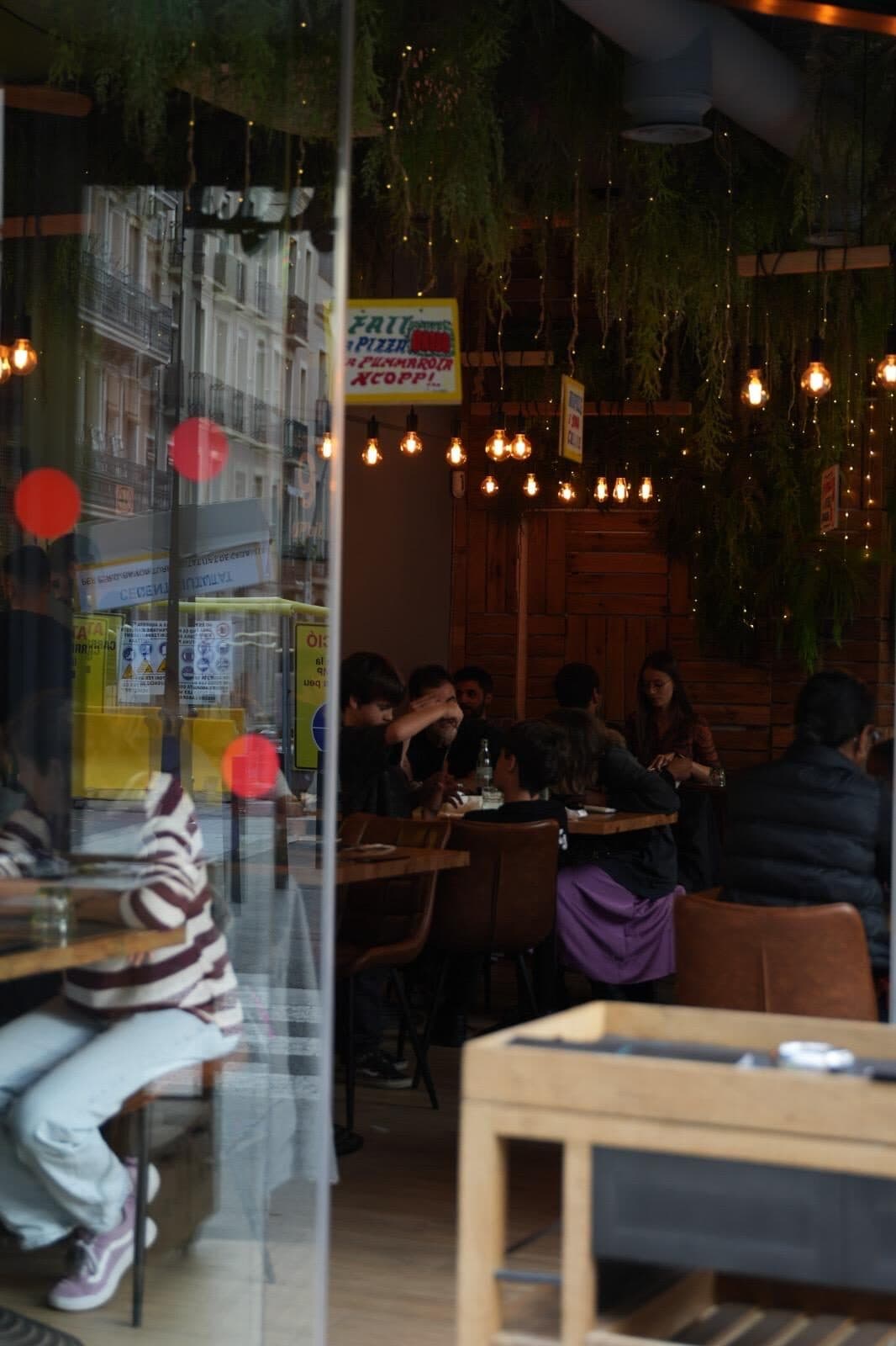 Ambiente de Da Nanni Poblenou, pizzería napolitana en Poblenou (foto 06)