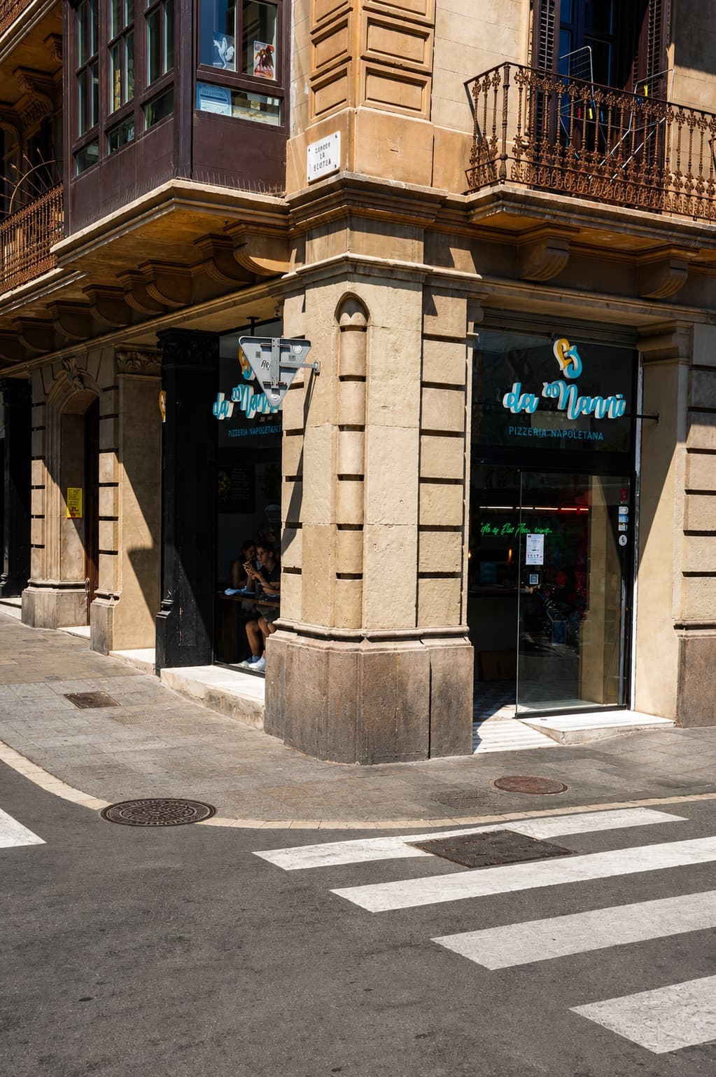 Da Nanni Raval Take Away – pizzería napolitana en Tallers 72
